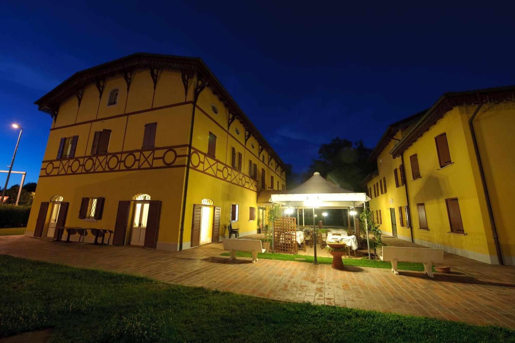 Corte Degli Estensi Formigine Bagian luar foto