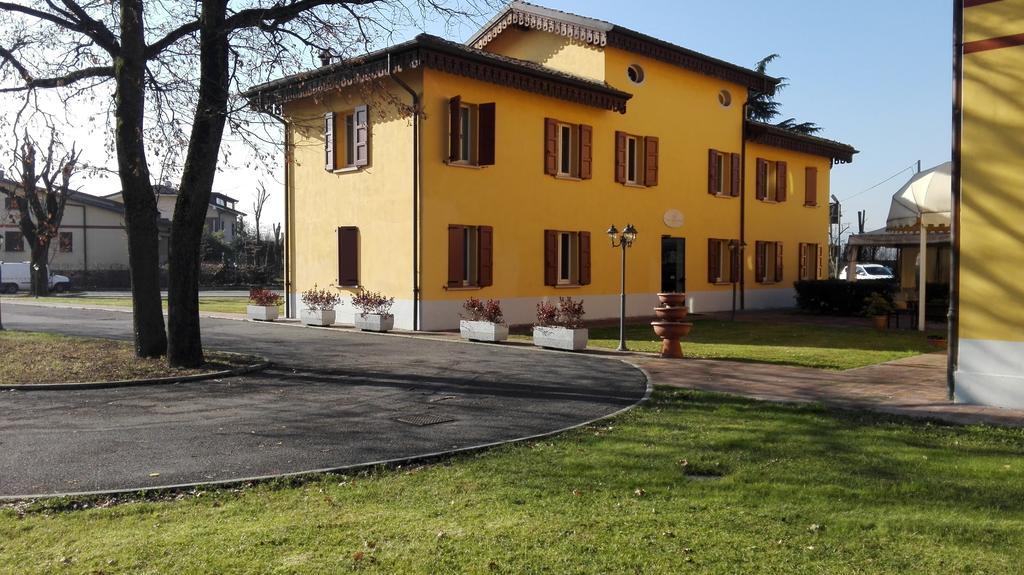 Corte Degli Estensi Formigine Bagian luar foto