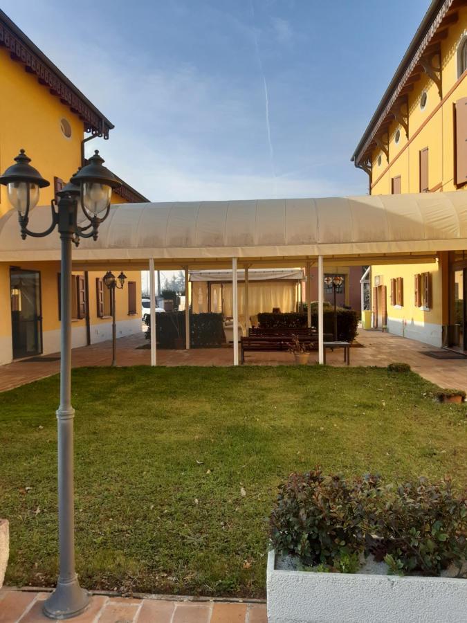 Corte Degli Estensi Formigine Bagian luar foto
